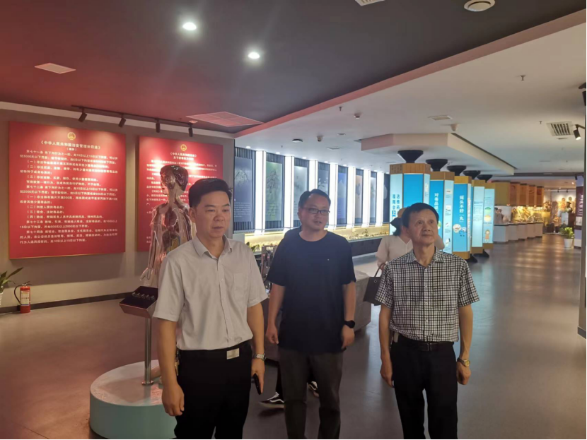 益陽(yáng)市僑聯(lián)參觀(guān)市禁毒教育基地