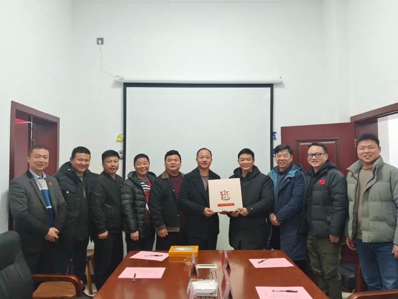 1084137134.jpg 1084137134.jpg